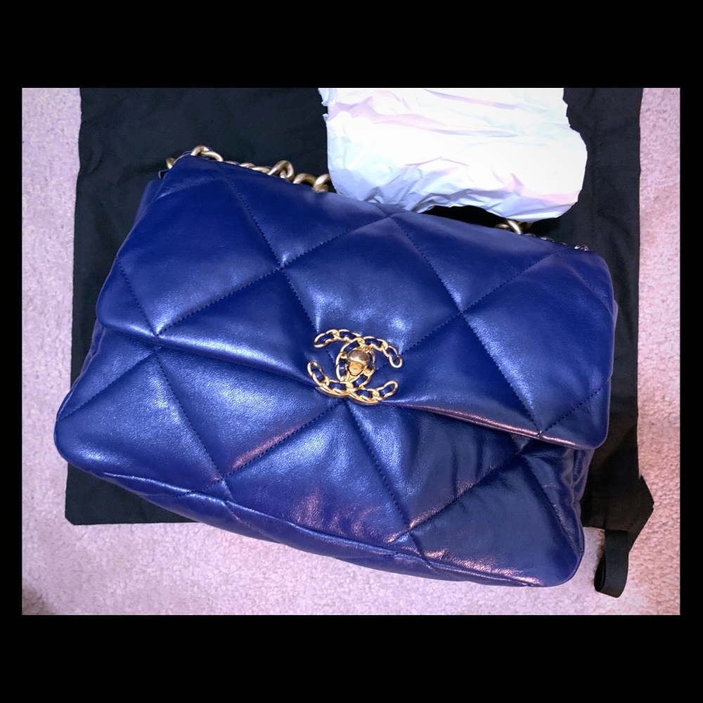 Chanel 19 Large (dark blue)